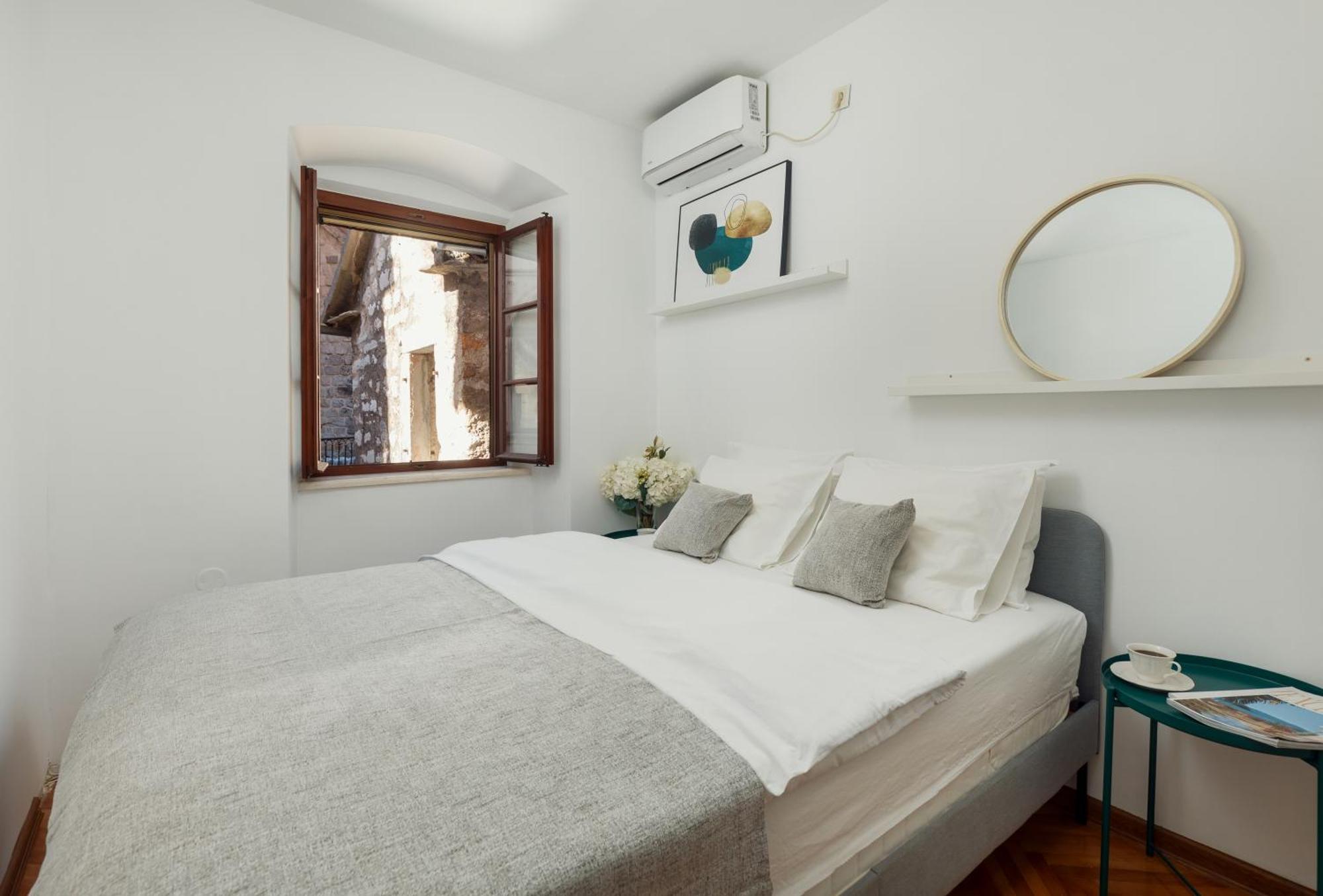 Old Town St Tryphon Apartment Котор Екстер'єр фото