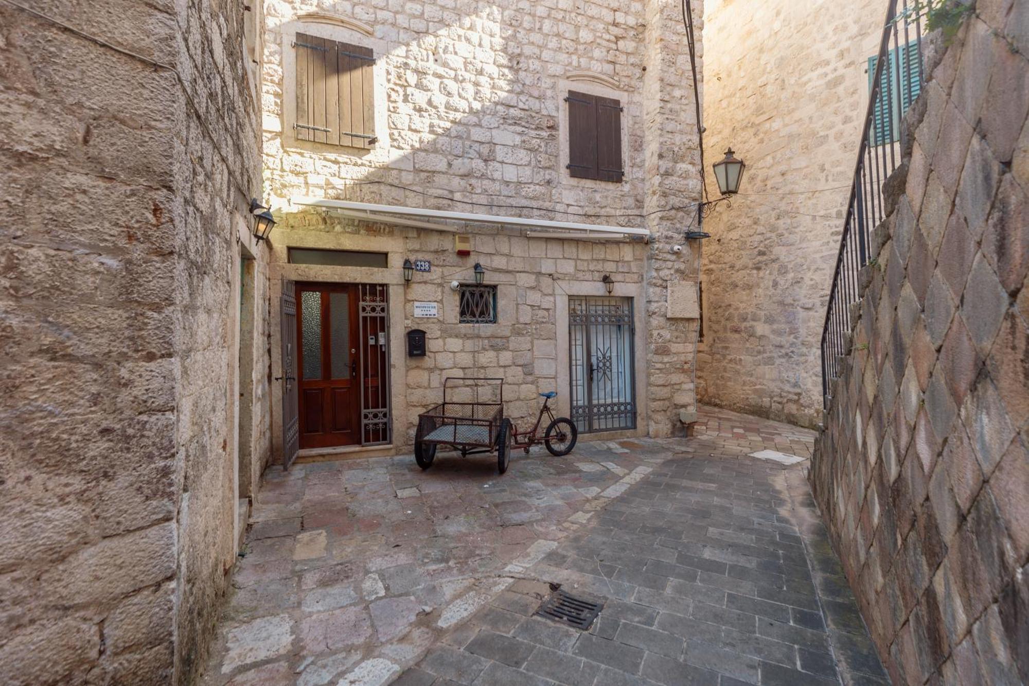 Old Town St Tryphon Apartment Котор Екстер'єр фото