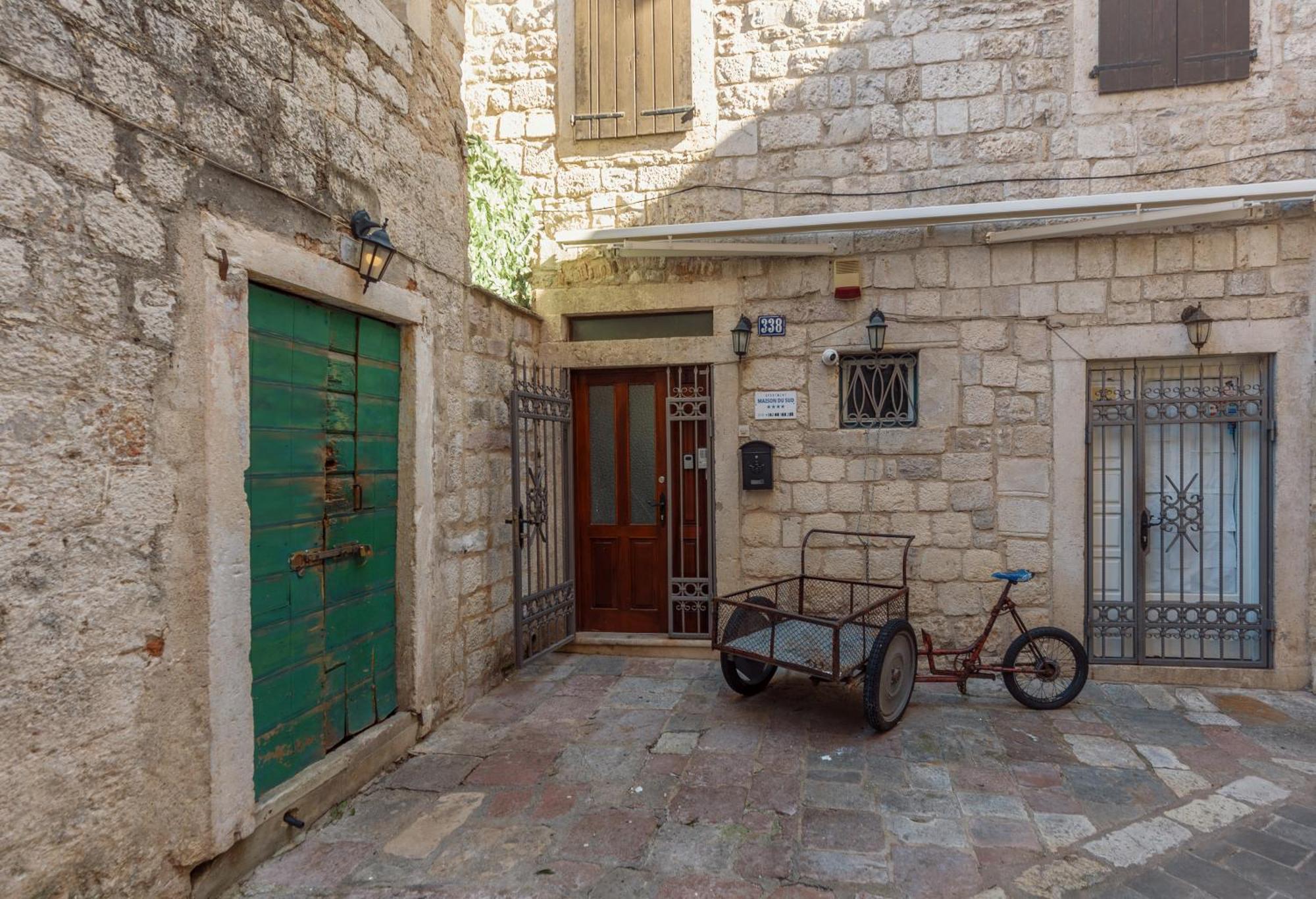 Old Town St Tryphon Apartment Котор Екстер'єр фото